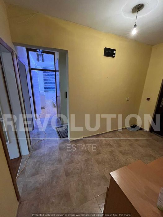 Просторен четиристаен апартамент в кв. Боян Българанов, гр. Шумен!