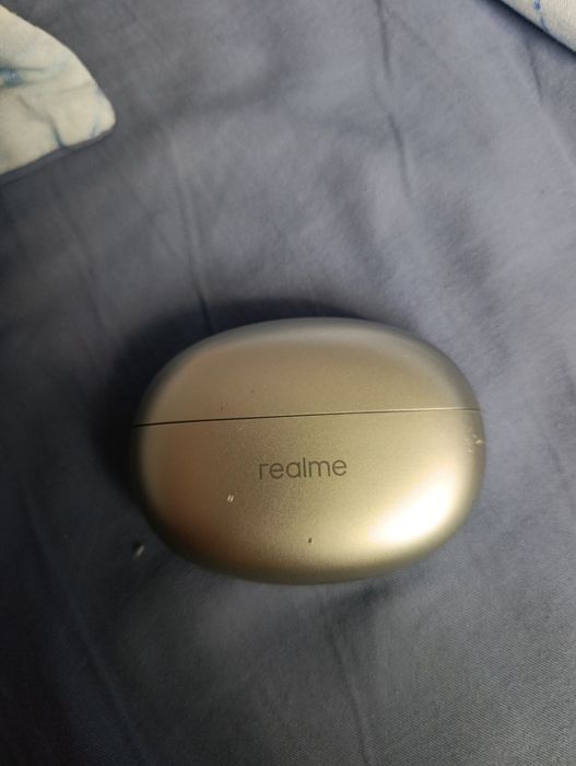 Продам Realmi boots air 6