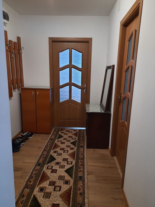 Închiriez apartament 2 camere decomandat, 2 bai, 5 min metrou Gorjului