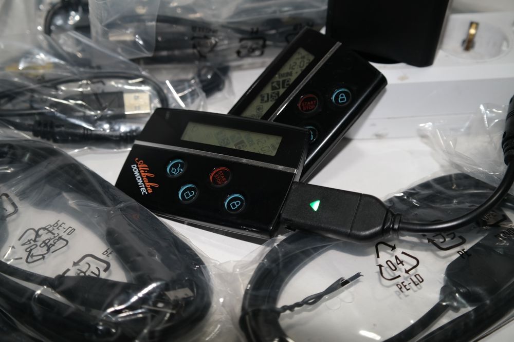 Mini USB (USB Mini-B).