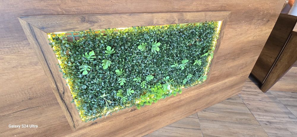 Panou decorativ cu verdeata artificiala