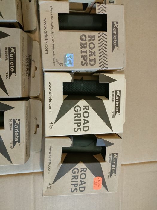 Mansoane / Grips moto Yamaha Honda Suzuki Kawasaki Ducati Aprilia BMW