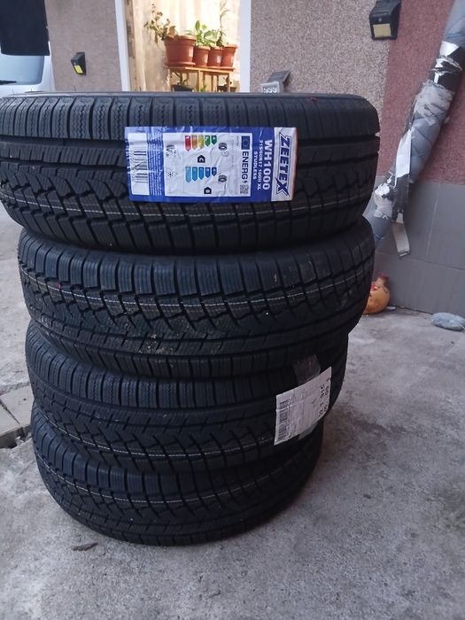 Vând anvelope iarna 215 60r17 noi Zeetex