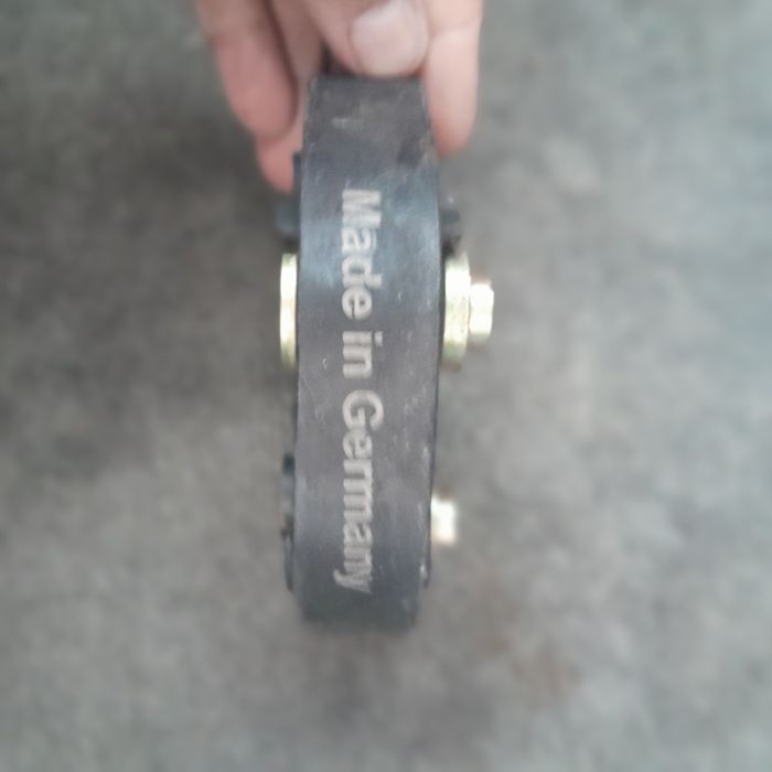 Продам эластичку  на мерседес 124