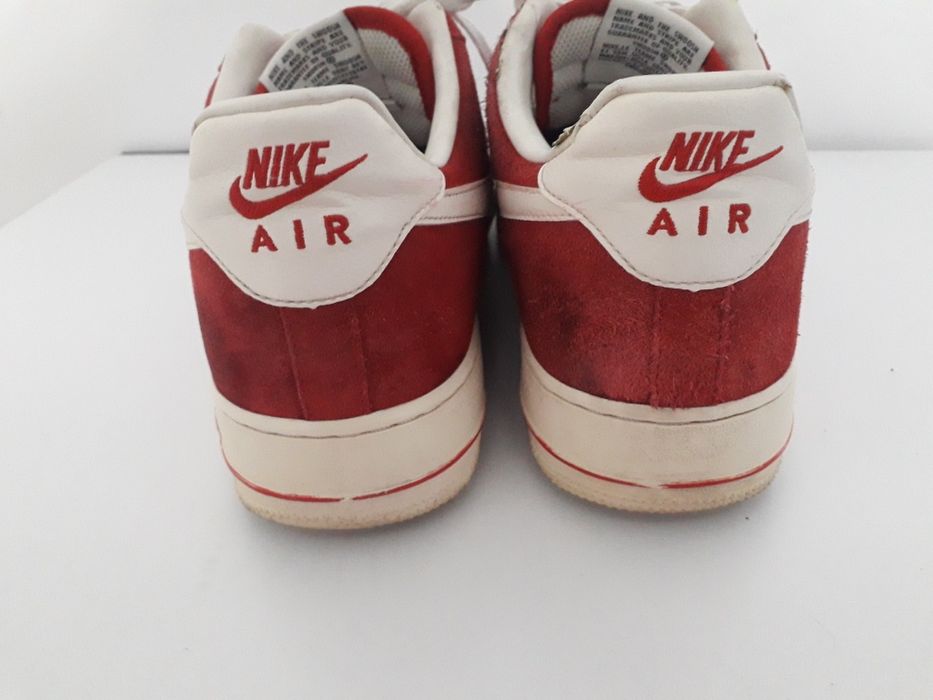 Vand doua perechi de adidasi