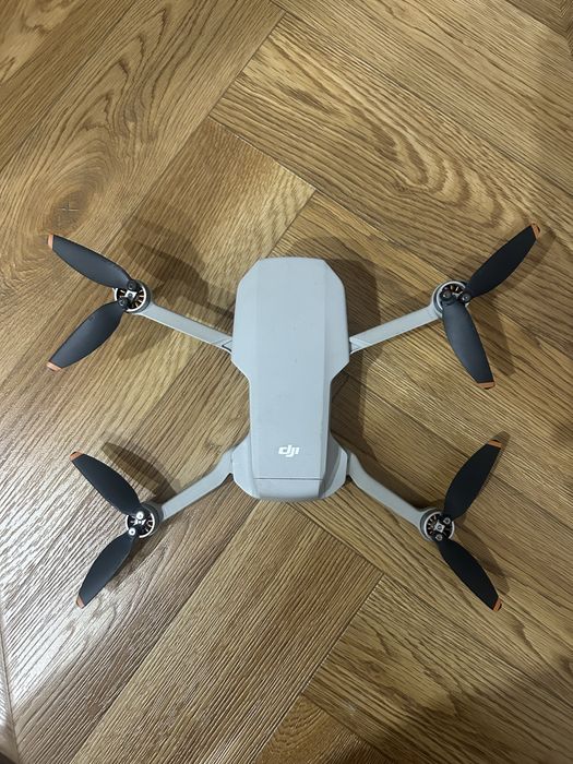 DJI mini 2 se дрон