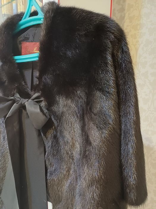 Продам норковое манто.