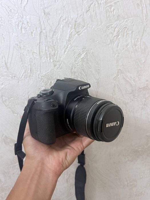 Фотоаппарат Canon EOS 2000D