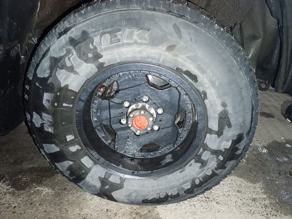 Резина с дисками 6-139.7 R15. Вылет -15