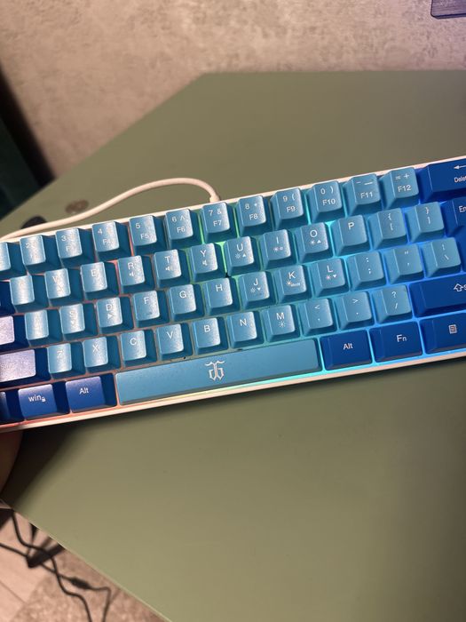 Клавиатура Logitech G213