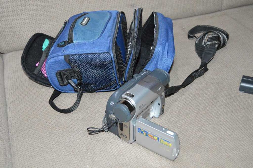 Camera video miniDV JVC GR-D23E