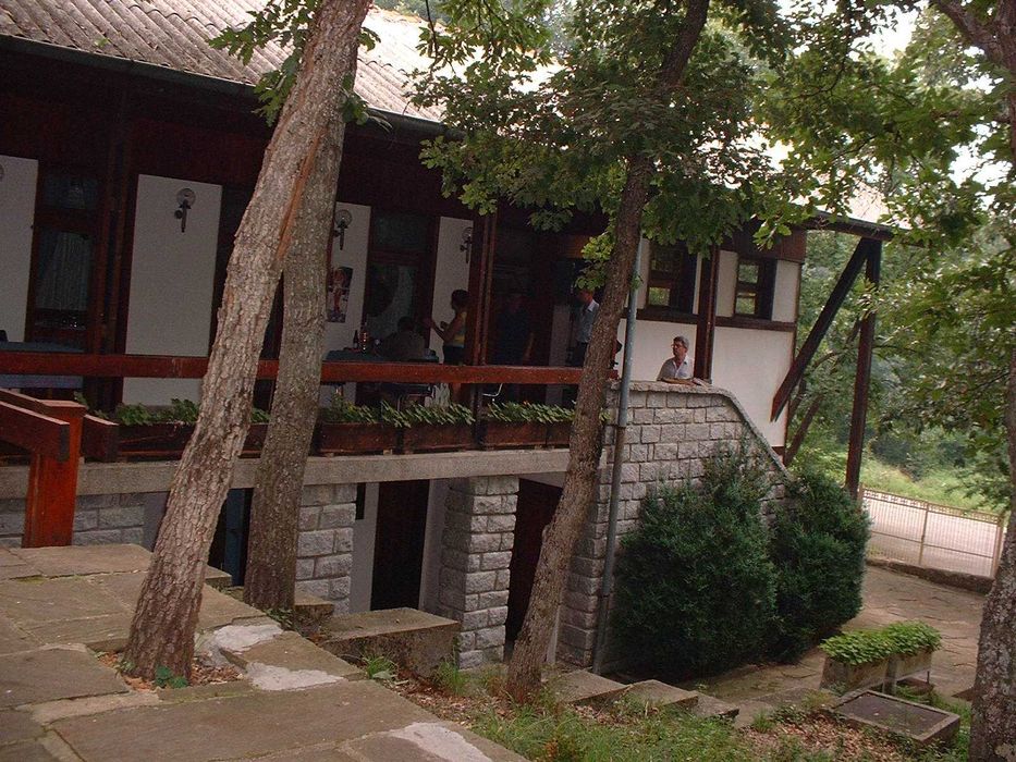 Продава се Хотел в Ямбол, Зорница - 850 кв.м за 177 €/кв.м - Снимка #4