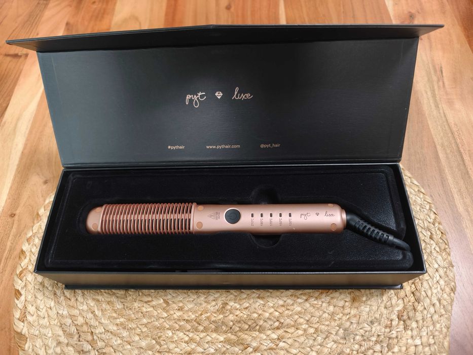 Продавам преса за коса с керамични плочи Tres Chic Luxe