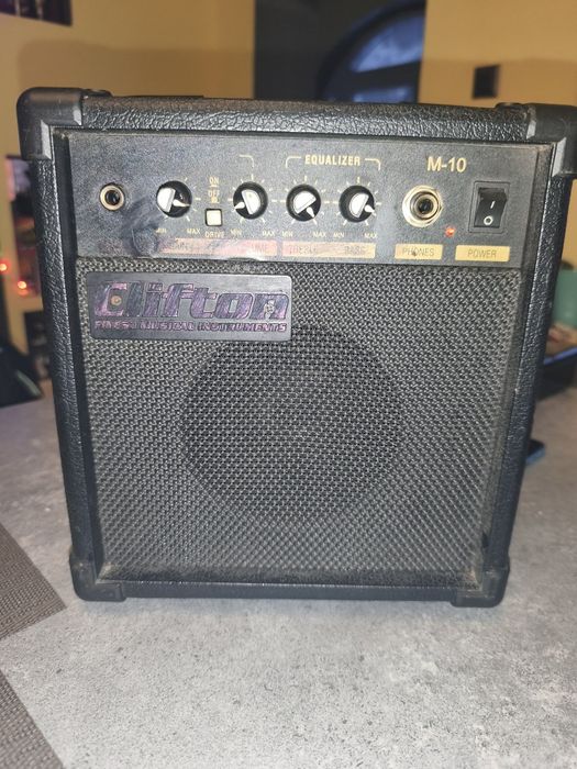 Amplificator Clifton