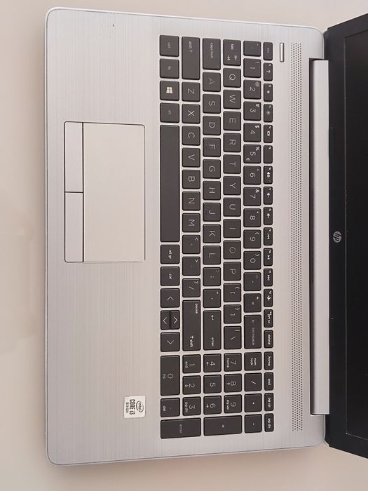 HP 250 G7 /15.6/ i3-1005G1 /8GB ram/256 GB nvme
