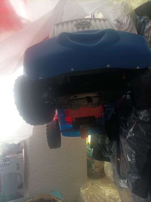 Машина детская от 1 до 5 лет совершенно новая с  этикеткой