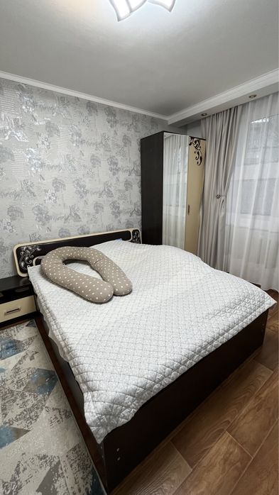 Продам спальный гарнитур