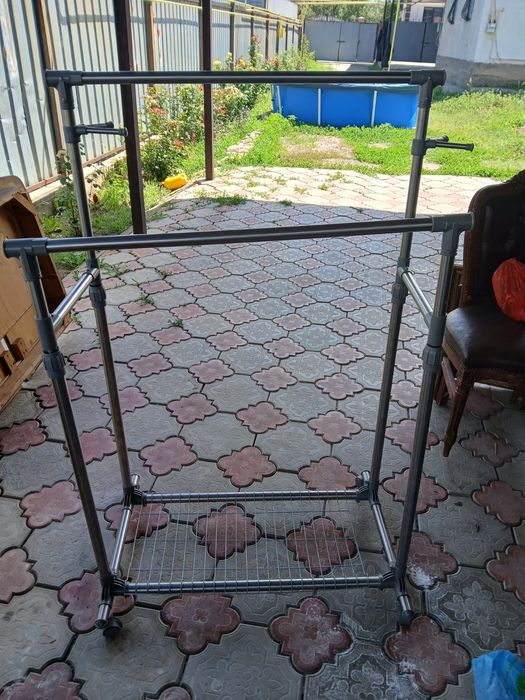 Продам вешалку состояние нового