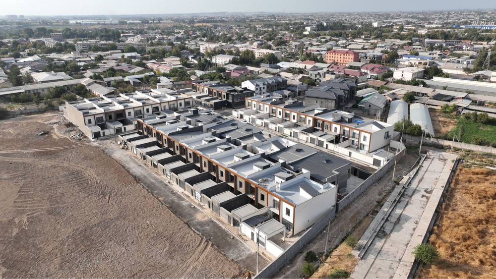 коттедж сотилади Kotedj uy uchaska 1 dona