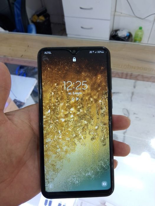 Samsung A10 32 гб