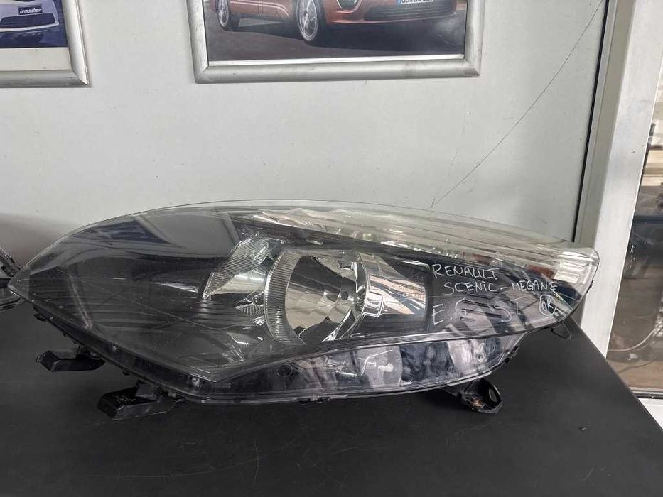 Faruri Renault Grand Scenic III 1.6 dci 2009-2013 far stanga 260606760R far dreapta 260100023R