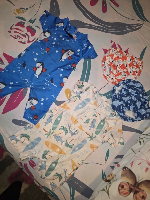 Costume baie bebe 0-3luni,toate 50 lei