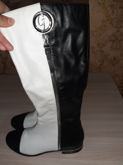 Новые замшевые ботильоны