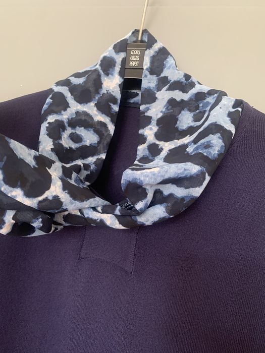 Блуза с декоративно шалче, размер 3-4XL