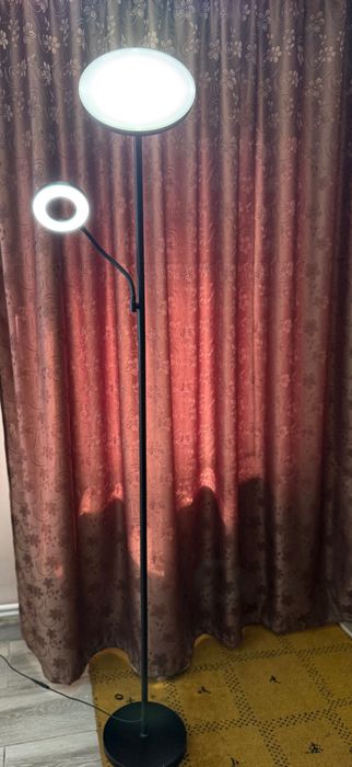 Lampadar led 42W cu lampa de citit, lumina caldă/rece