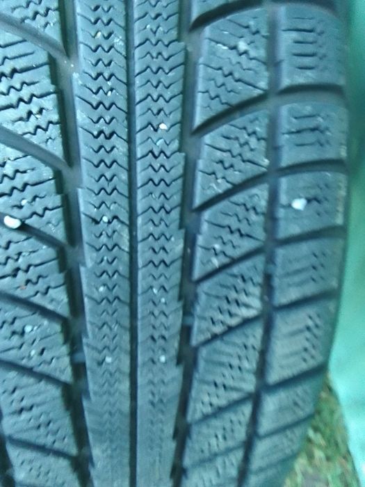 Продавам зимни гуми в добро състояние