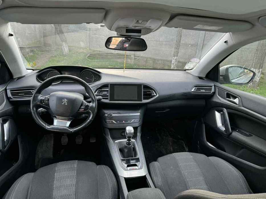 Vând urgent Peugeot 308 1.2  cp 130 benzina euro 6