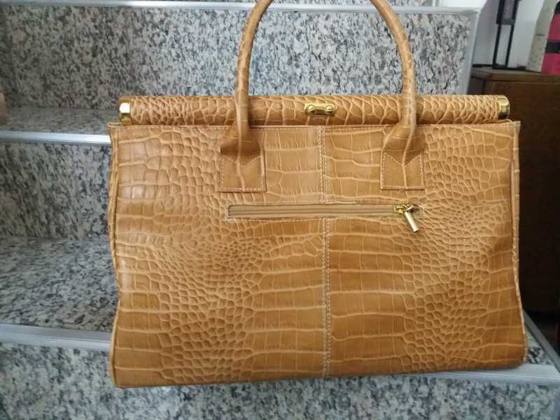 Geanta din piele naturala