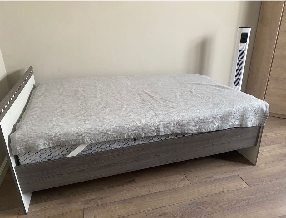 Продаю кровать б/у