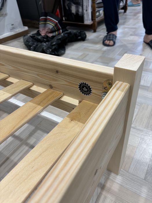 Кровать лиственнница