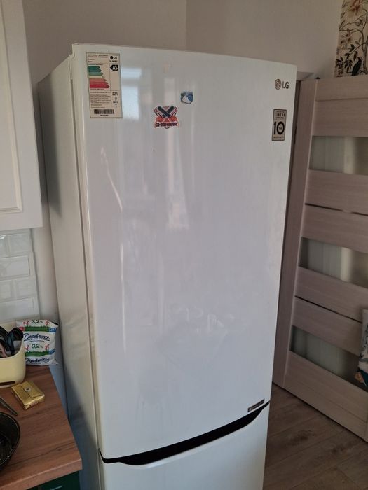 Продам холодильник LG