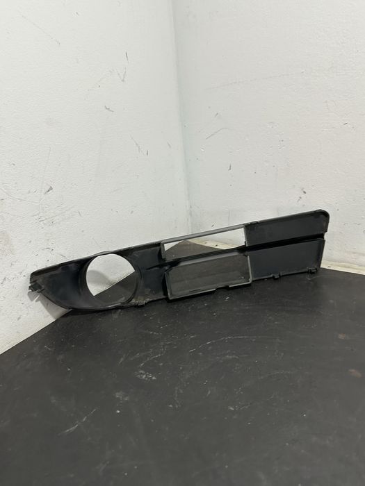 Grila bara dreapta fata BMW Seria 5 E60 E61 520d 525d 530d 535d