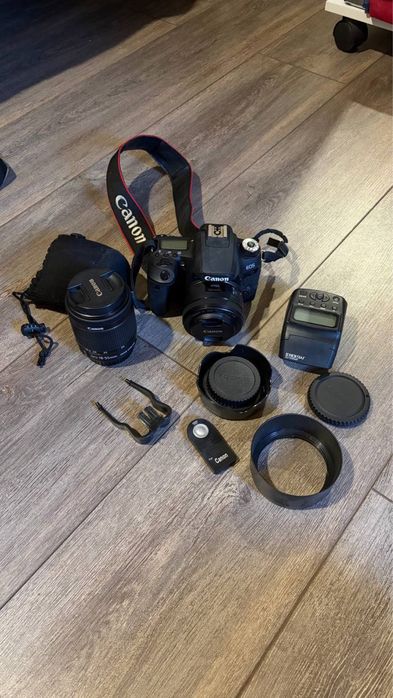 Фотоопарат зеркальный Canon EOS 77D