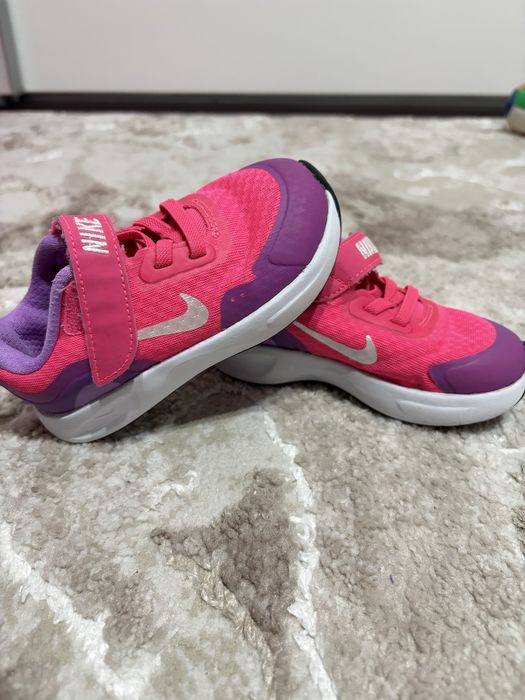 Adidasi Nike nr 23,5