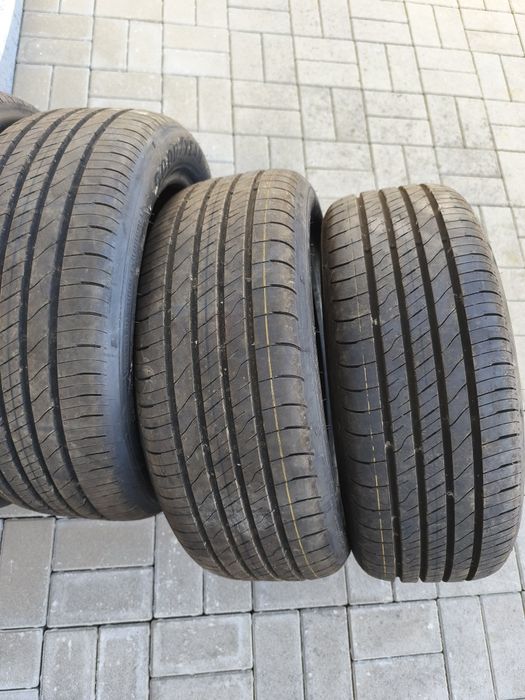 205-50-17 Goodyear Efficient Grip Performance 2