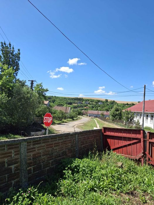 Casă de vânzare în centrul comunei Sânger, județul Mureș – 100 mp + teren intravilan 3.300 mp