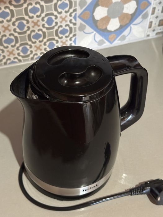 Уреди Tefal - Електрическа кана и Тостер