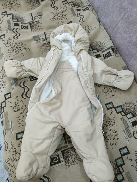 Продам детский комбинезон