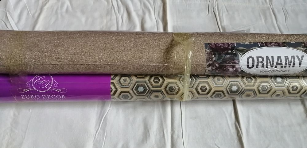 Продам обои - 3 и 3 рулона