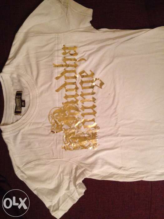 Vand tricouri noi!!!