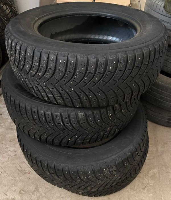 Продам зимние шины 225/65/17