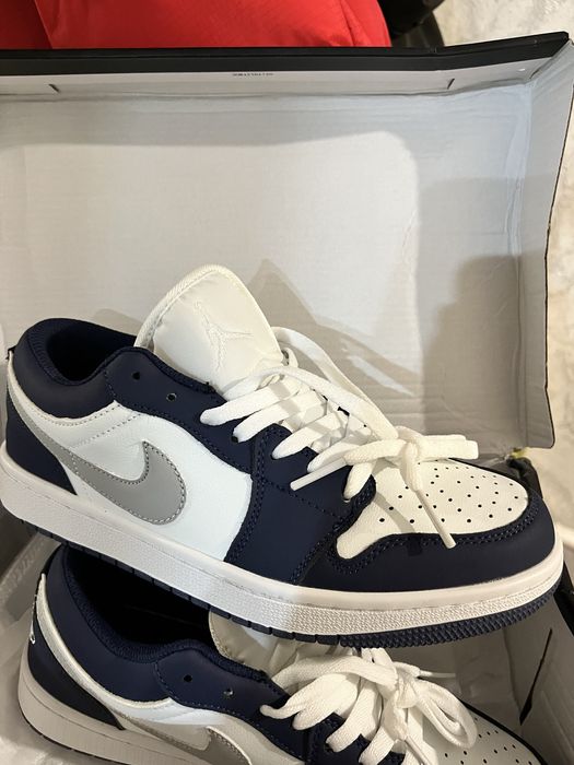 Кроссовки продам