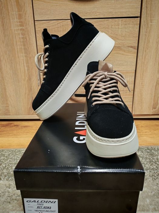 Сникърси/  дамски обувки / 41  номер Galdini НОВИ