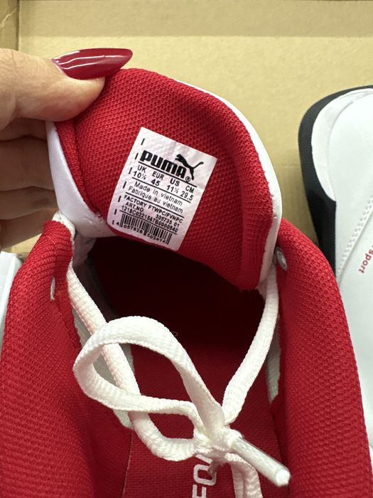 Кроссовки Puma.