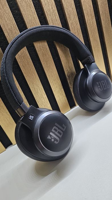 Vând casti jbl 660NC