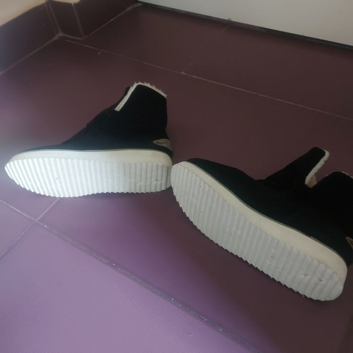 Vind ghete îmblănite marimea 37 , 38